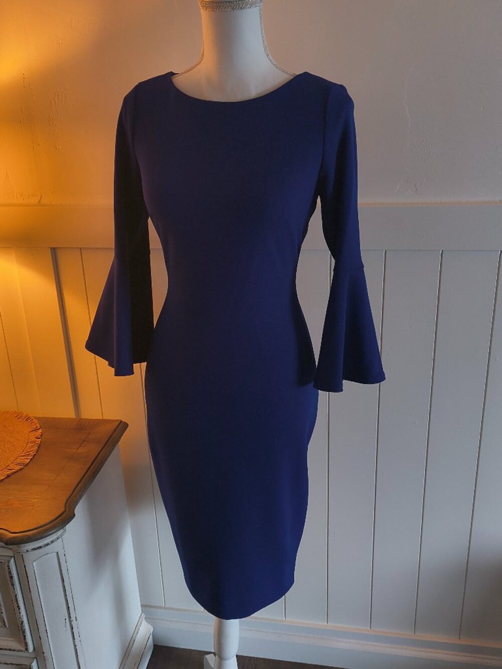 Calvin Klein Women’s Size 6 Ultramarine Blue Scuba Crepe Sheath Dress